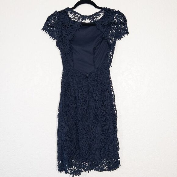 New Lulu’s Navy Blue Hidden Talent Backless Lace Dress Size XS - Picture 6 of 11